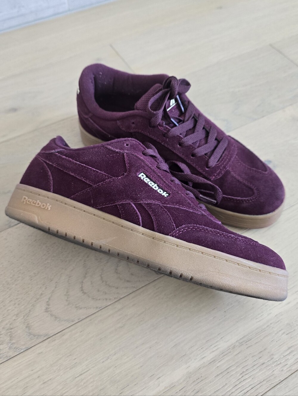 Reebok Classic Suede Sneakers in Burgundy Ortholite Comfort Footbed Msrp $90 - Picture 8 of 10